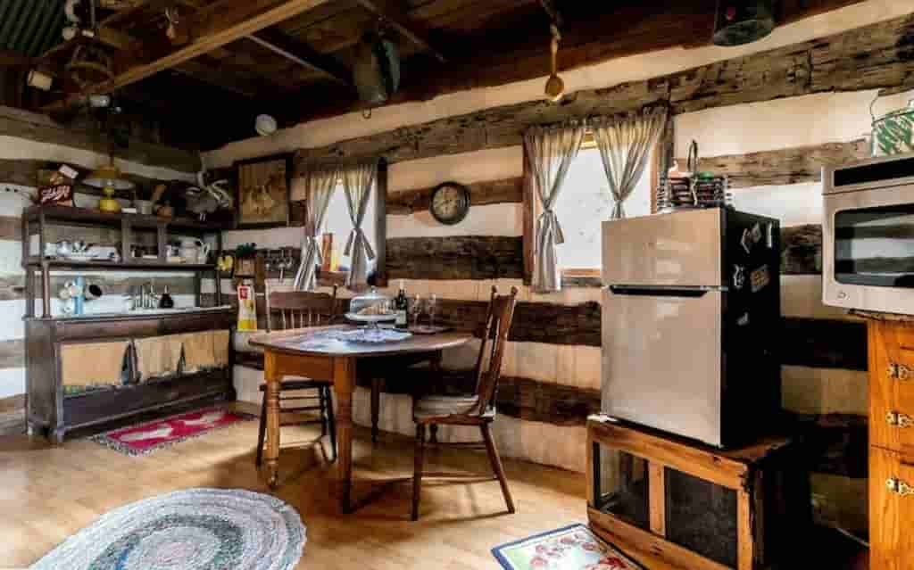 Historic Fredericksburg cabin 1024x639 1