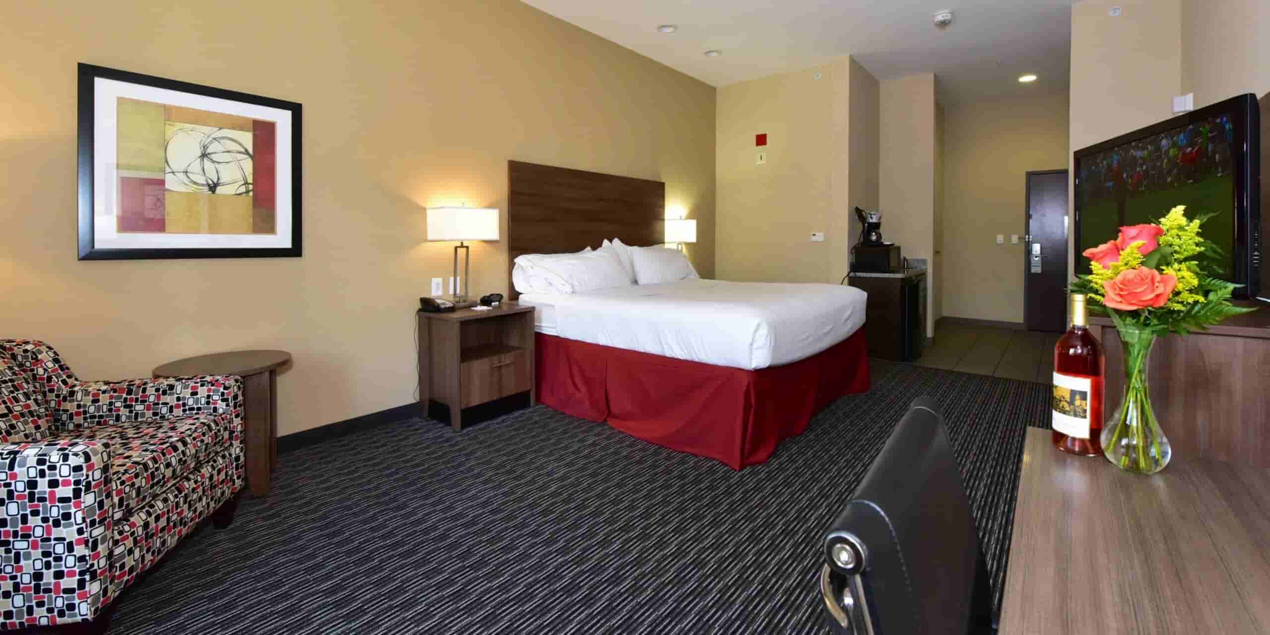 holiday inn express and suites fredericksburg 4367156983 2x1 1 scaled