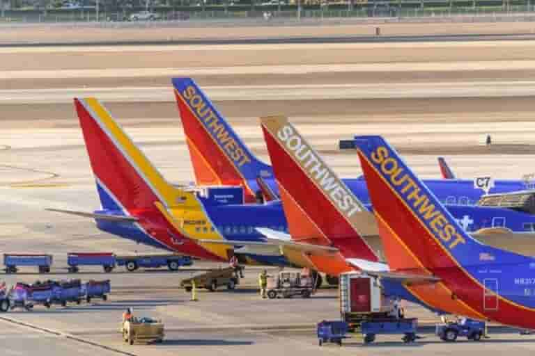 Rough Weather Forces Cancellation of a Large Number of Southwest Airlines Flights across Florida