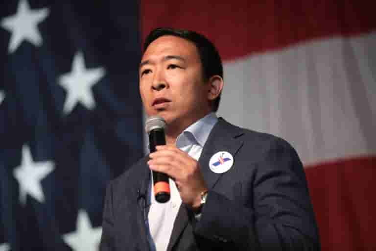 Andrew Yang Quits Democratic Party To Become Independent