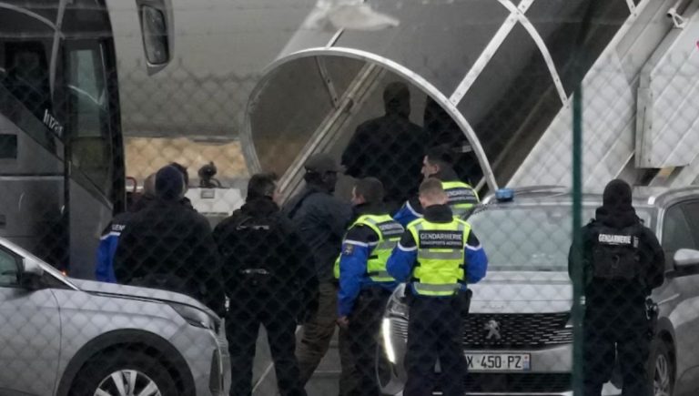 France plane human trafficking victims