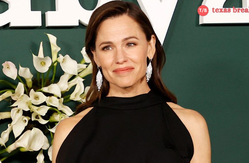 Jennifer Garner Opens Up About Loss and Community Resilience During California Wildfires